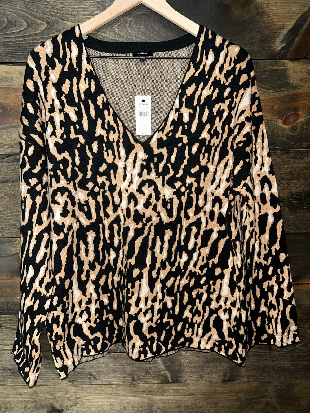 NWT Express Black and Tan Leopard Print V-Neck Sweater